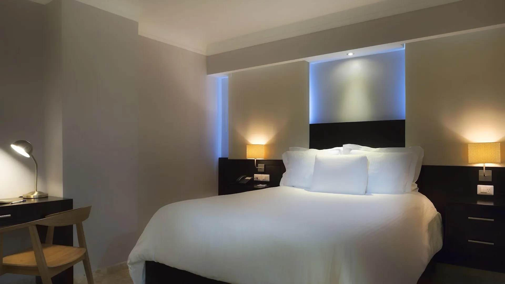 Plaza Florida Suites Santo Domingo Hotel